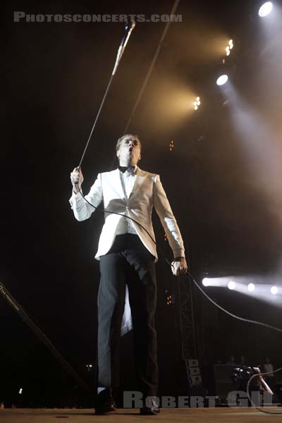 THE HIVES - 2019-07-06 - HEROUVILLE SAINT CLAIR - Chateau de Beauregard - Scene Beauregard - Per Almqvist